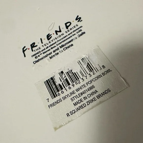 Friends TV Series Ceramic Popcorn Bowl White - New York Skyline - Picture 4 of 7
